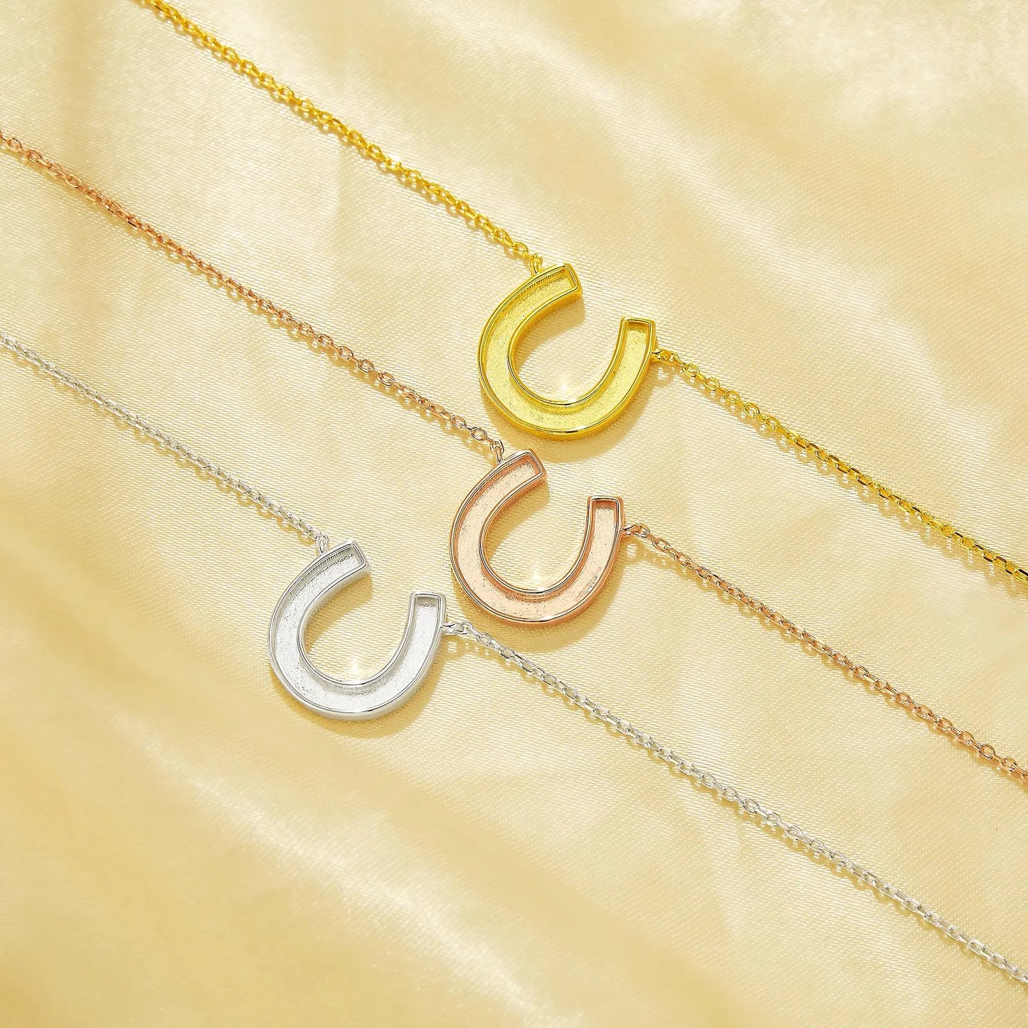 Horseshoe Necklace